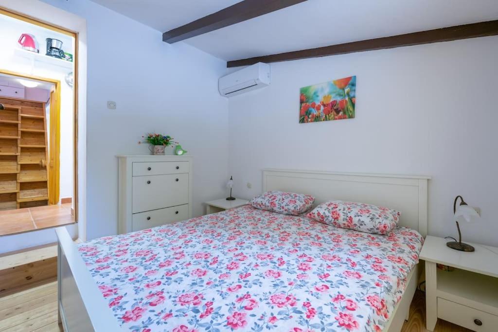 Piccola Casa - A Little Paradise Krsan Екстер'єр фото